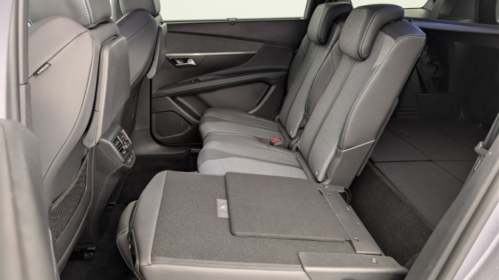 PEUGEOT 5008 PureTech 130ch S S BVM6 Allure Pack - ref: 1-363171 - Photo 12