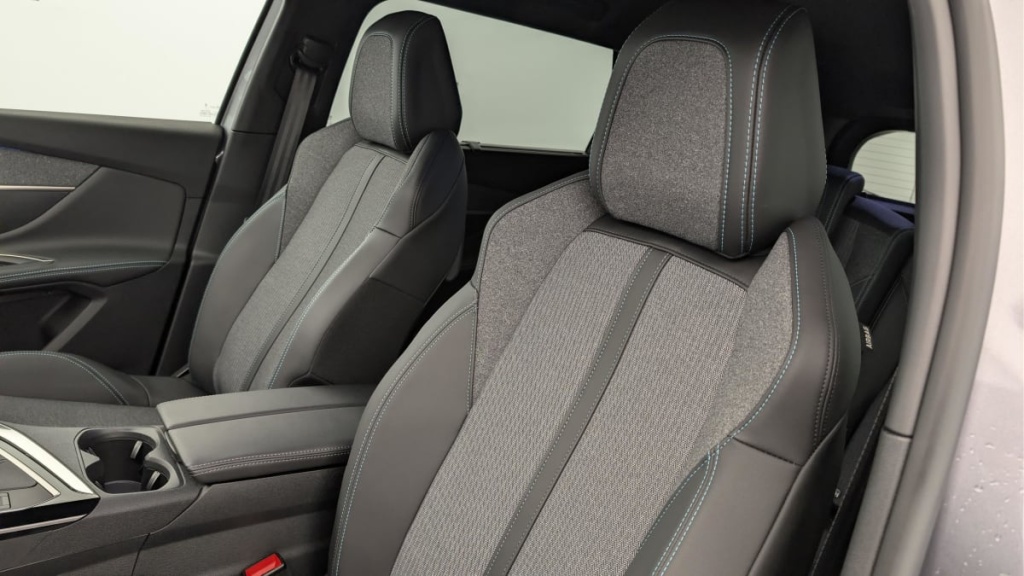 PEUGEOT 5008 PureTech 130ch S S BVM6 Allure Pack - ref: 1-363171 - Photo 16