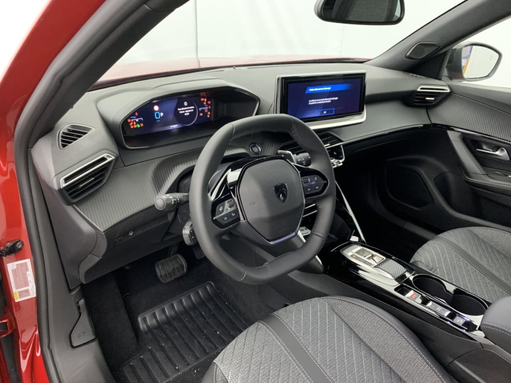 PEUGEOT 2008 Hybrid 145 e-DCS6 Allure - ref: 1-363304 - Photo 15
