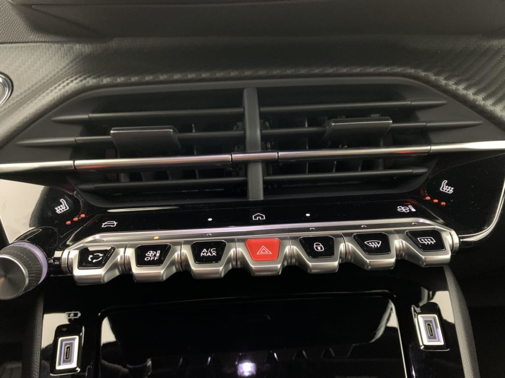 PEUGEOT 2008 Hybrid 145 e-DCS6 Allure - ref: 1-363309 - Photo 20