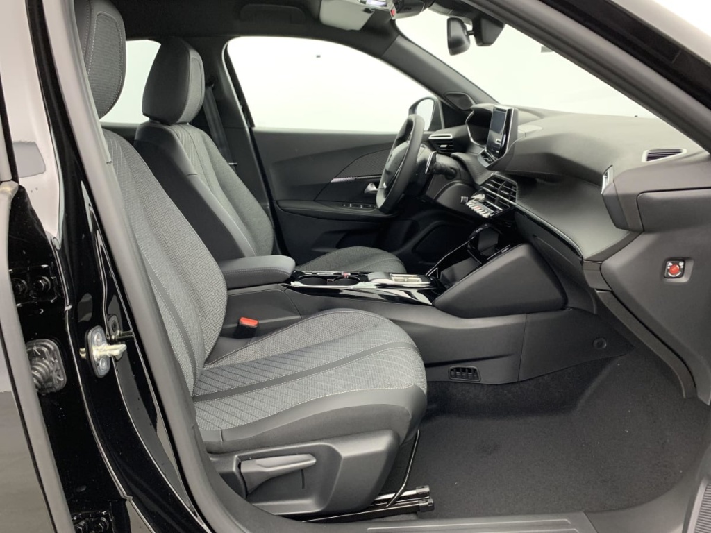 PEUGEOT 2008 Hybrid 145 e-DCS6 Allure - ref: 1-363309 - Photo 9