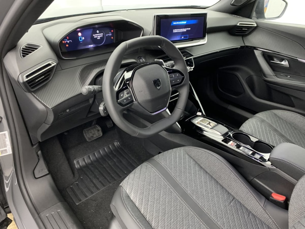 PEUGEOT 2008 Hybrid 145 e-DCS6 Allure - ref: 1-363319 - Photo 15