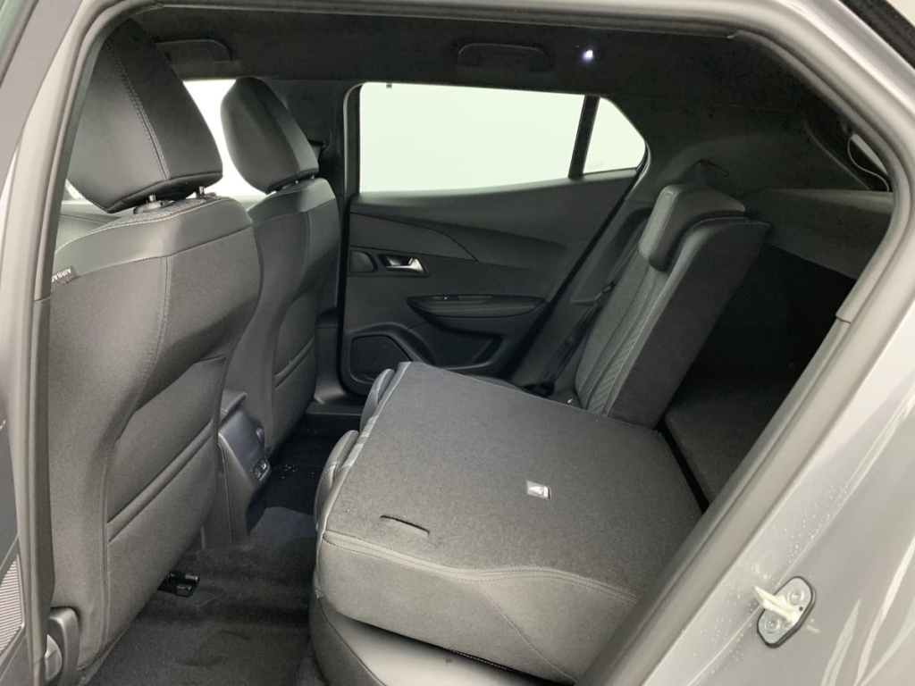 PEUGEOT 2008 Hybrid 145 e-DCS6 Allure - ref: 1-363324 - Photo 12