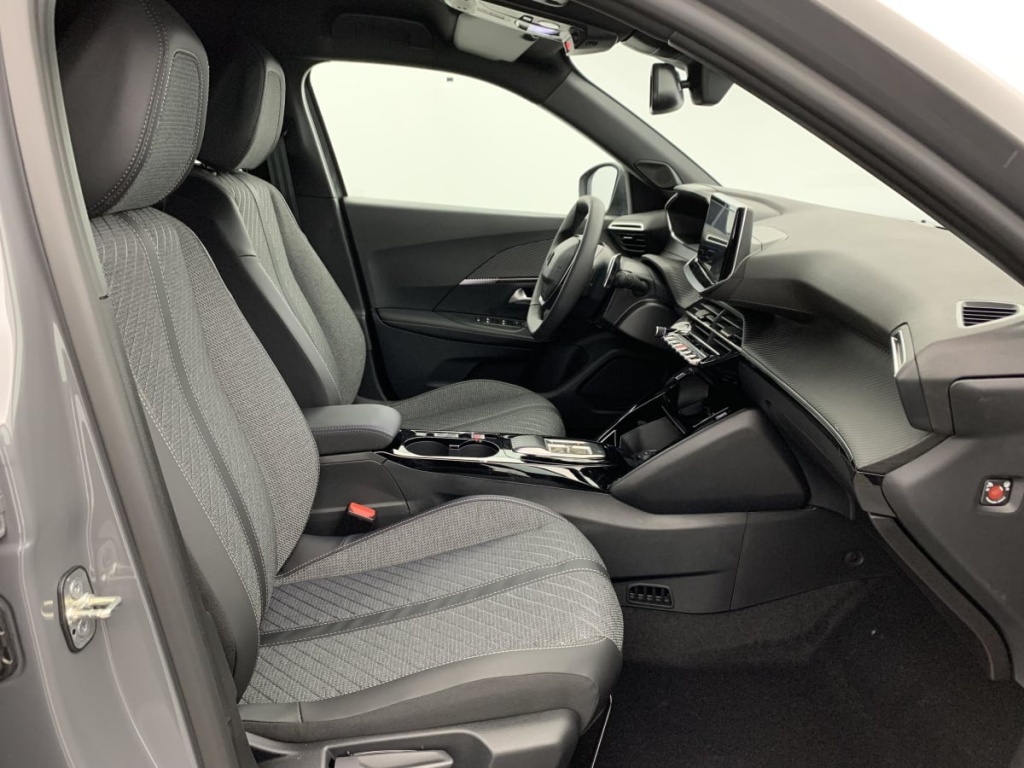 PEUGEOT 2008 Hybrid 145 e-DCS6 Allure - ref: 1-363325 - Photo 9