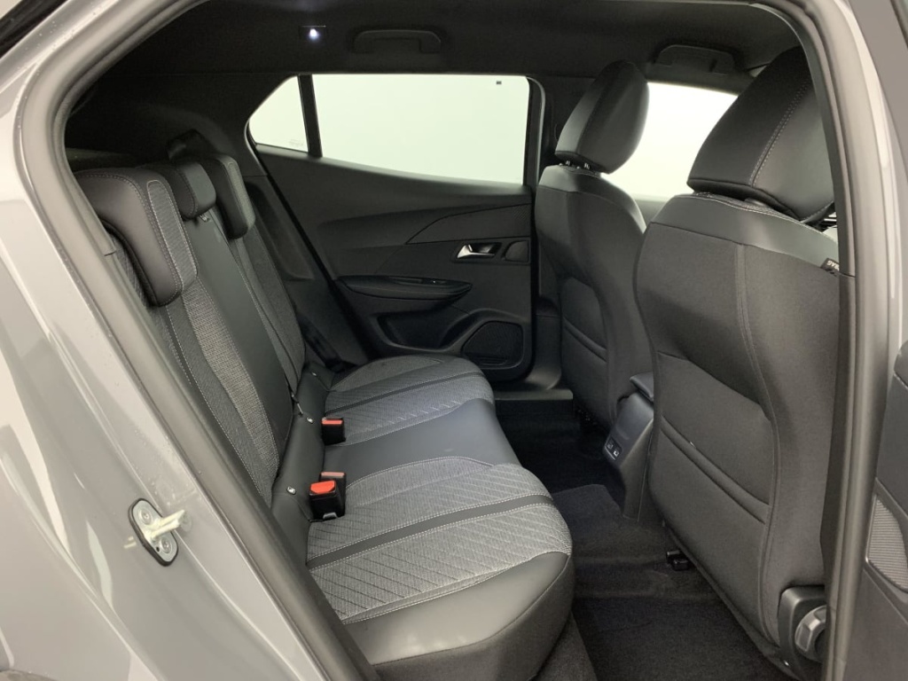 PEUGEOT 2008 Hybrid 145 e-DCS6 Allure - ref: 1-363326 - Photo 10
