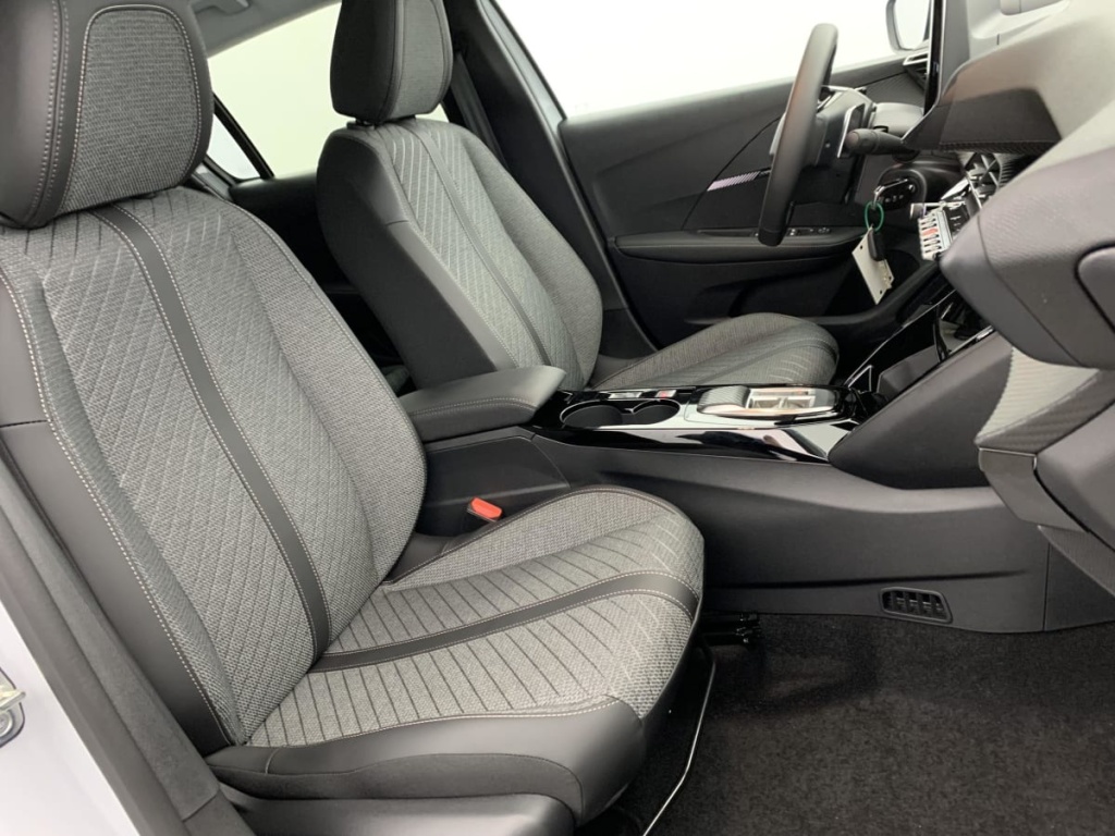 PEUGEOT 208 Hybrid 110 e-DCS6 Allure - ref: 1-363344 - Photo 9