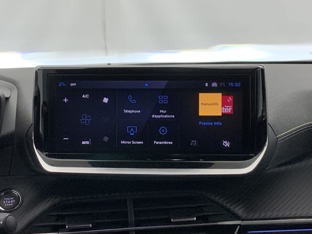 PEUGEOT 2008 Hybrid 145 e-DCS6 GT - ref: 1-363524 - Photo 17