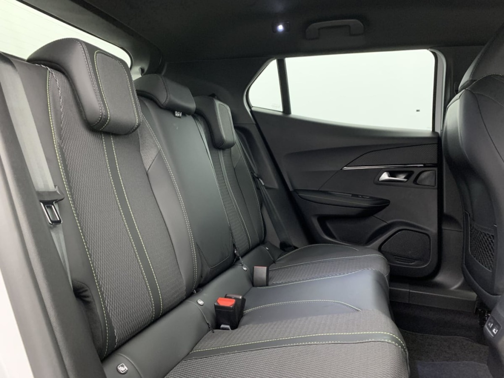 PEUGEOT 2008 Hybrid 145 e-DCS6 GT - ref: 1-363530 - Photo 10