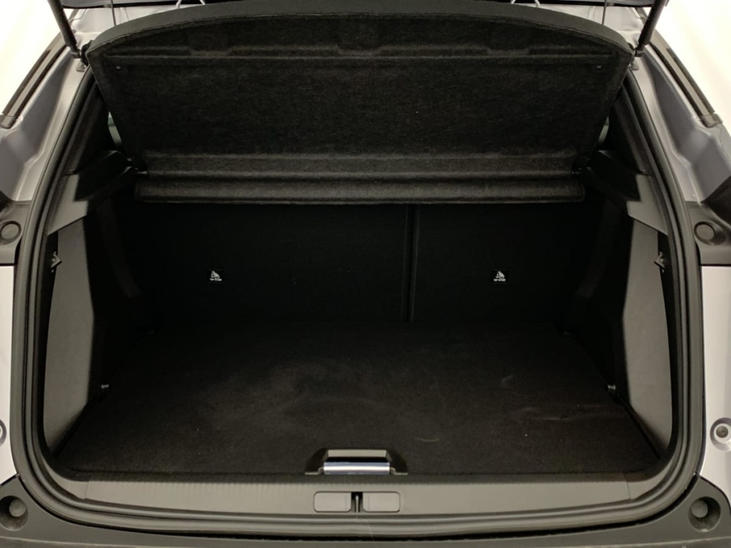 PEUGEOT 2008 Hybrid 145 e-DCS6 GT - ref: 1-363538 - Photo 11