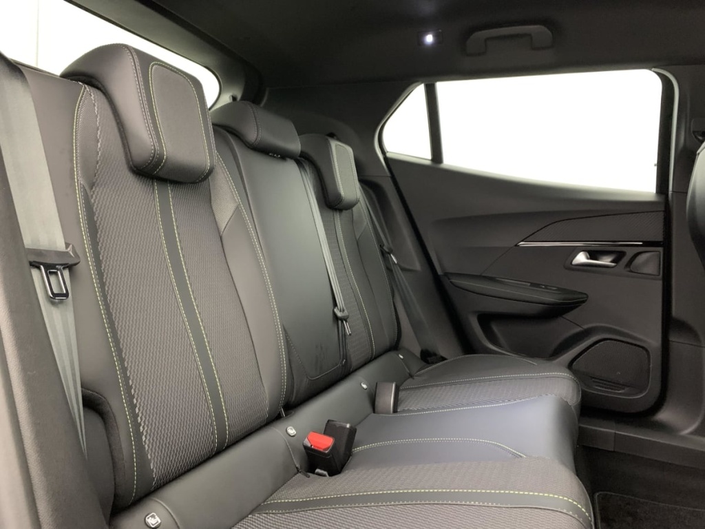 PEUGEOT 2008 Hybrid 145 e-DCS6 GT - ref: 1-363557 - Photo 10