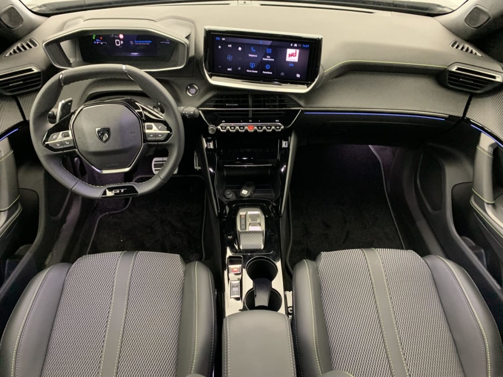 PEUGEOT 2008 Hybrid 145 e-DCS6 GT - ref: 1-363561 - Photo 12