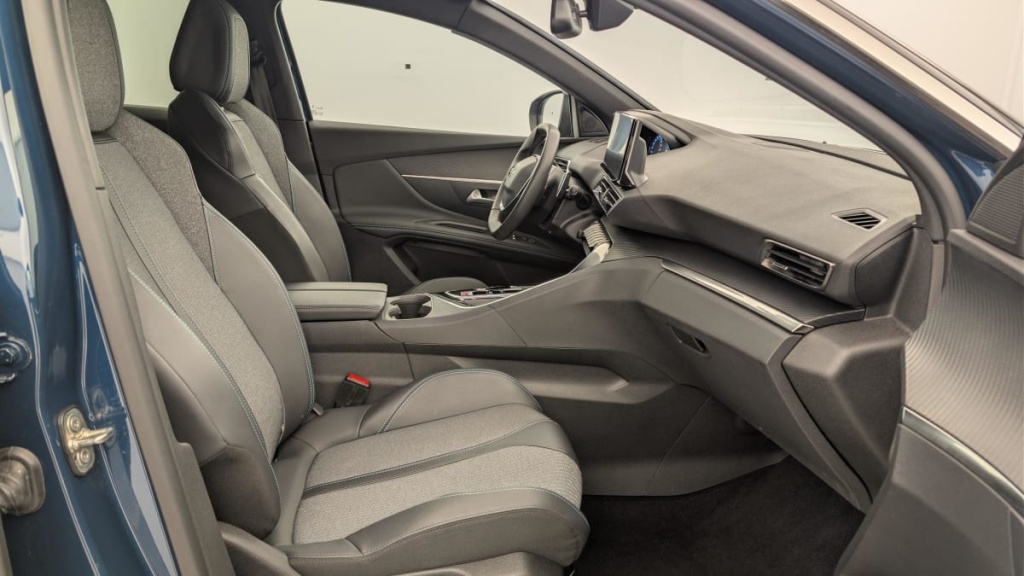 PEUGEOT 3008 Hybrid 180 e-EAT8 Allure Pack - ref: 1-365086 - Photo 9