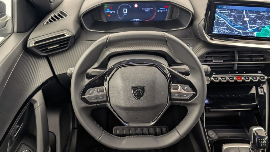 PEUGEOT 2008 100 S S BVM6 Allure - ref: 1-365100 - Photo 14