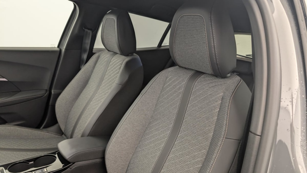 PEUGEOT 2008 100 S S BVM6 Allure - ref: 1-365105 - Photo 16