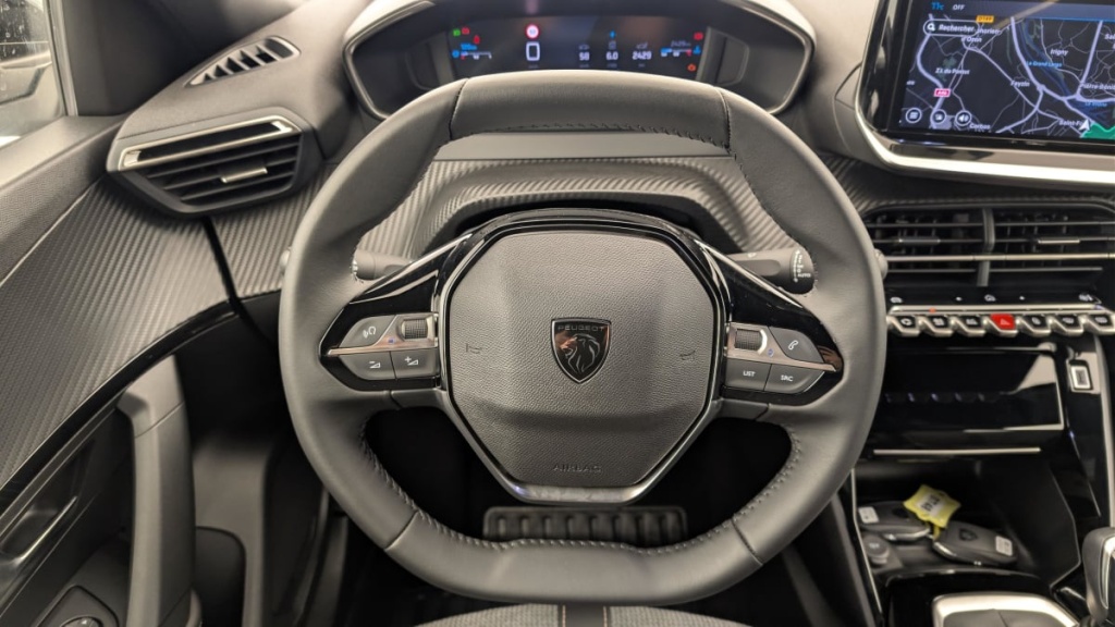 PEUGEOT 2008 100 S S BVM6 Allure - ref: 1-365133 - Photo 14