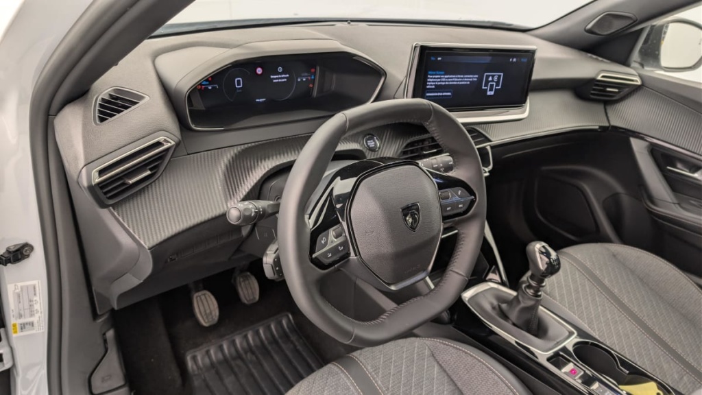 PEUGEOT 2008 100 S S BVM6 Allure - ref: 1-365134 - Photo 15