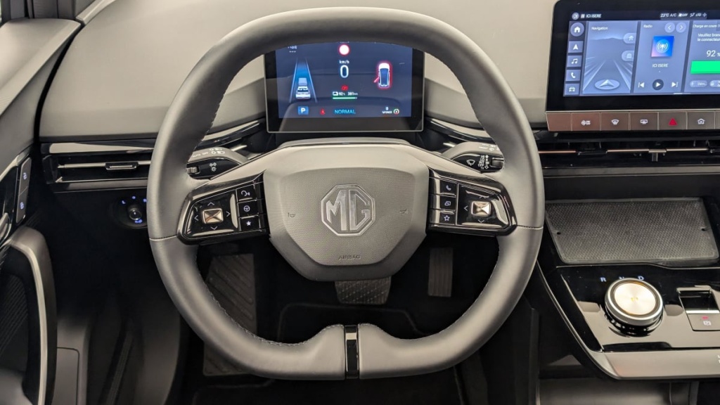 MG MG4 64KWH 204CH LUXURY - ref: 1-365159 - Photo 14