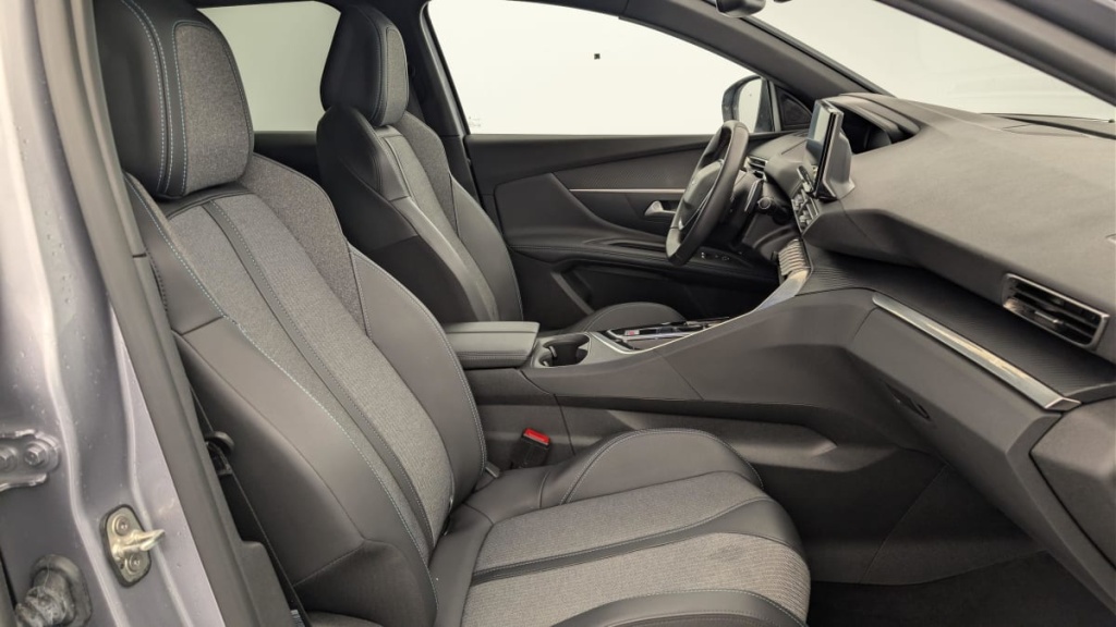 PEUGEOT 3008 Hybrid 180 e-EAT8 Allure Pack - ref: 1-365163 - Photo 9