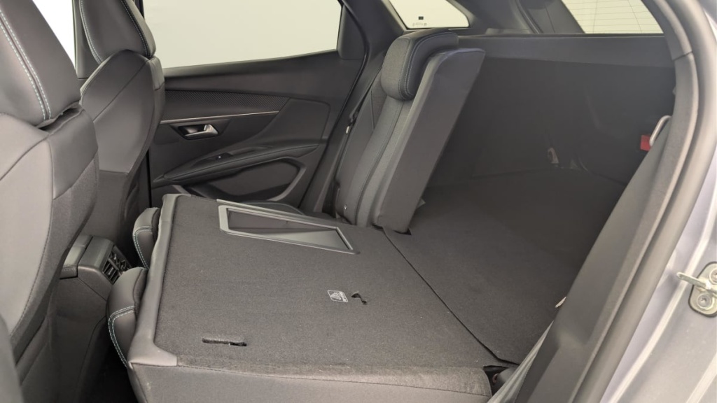 PEUGEOT 3008 Hybrid 180 e-EAT8 Allure Pack - ref: 1-365167 - Photo 12