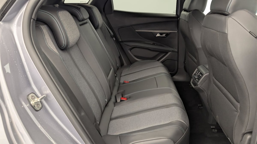 PEUGEOT 3008 Hybrid 180 e-EAT8 Allure Pack - ref: 1-365168 - Photo 10