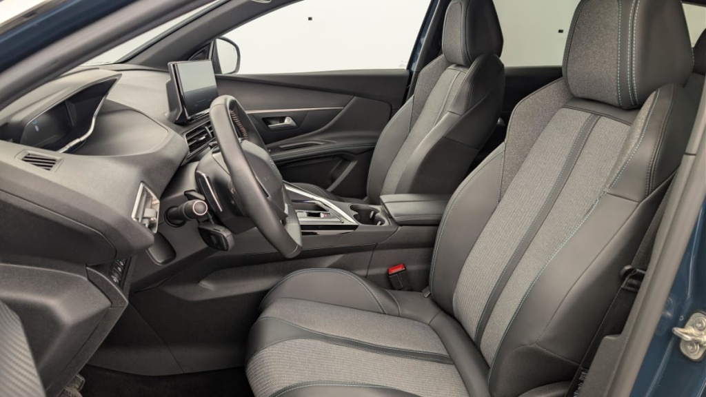 PEUGEOT 3008 Hybrid 180 e-EAT8 Allure Pack - ref: 1-365242 - Photo 16