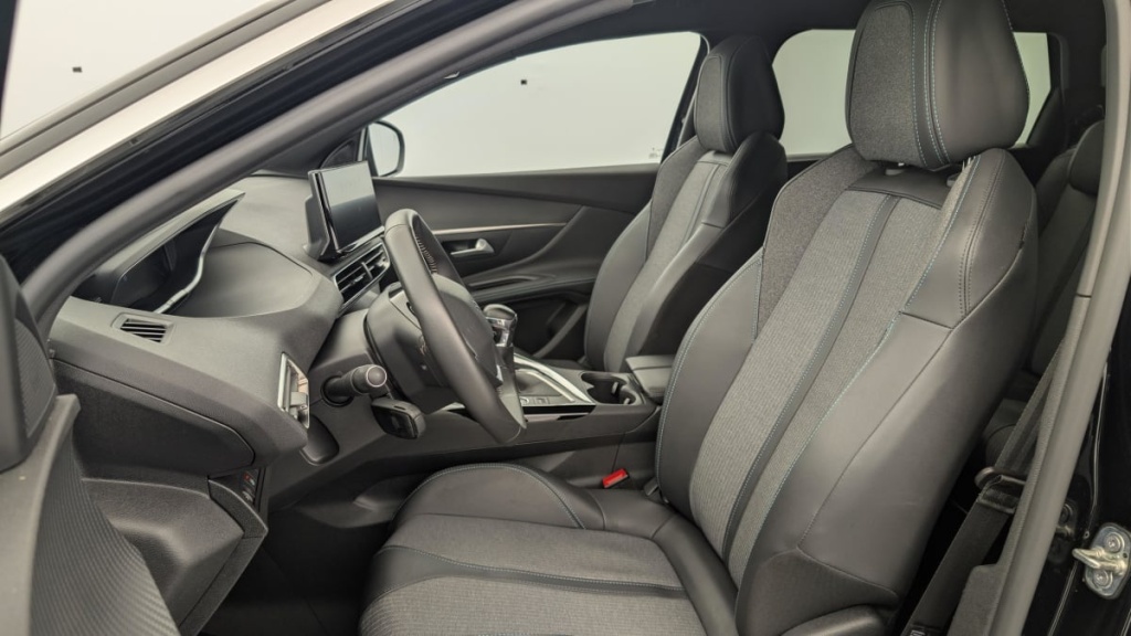 PEUGEOT 5008 PureTech 130ch S S BVM6 Allure Pack - ref: 1-365291 - Photo 16