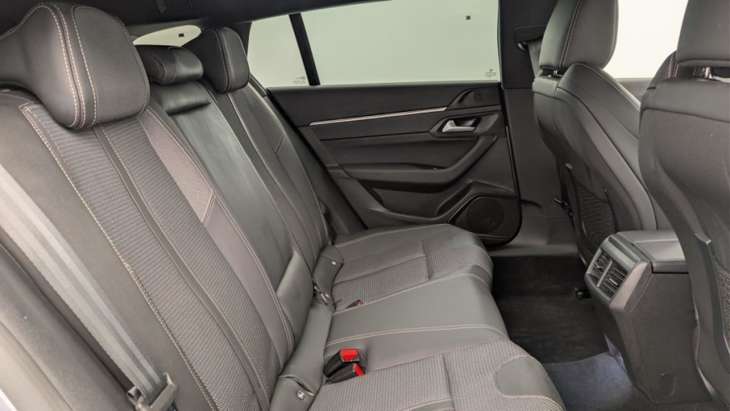 PEUGEOT 508 SW Hybrid 225 e-EAT8 Allure - ref: 1-365314 - Photo 10