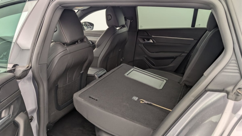 PEUGEOT 508 SW Hybrid 225 e-EAT8 Allure - ref: 1-365314 - Photo 12