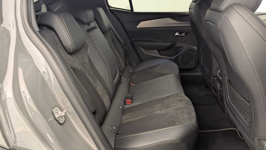 PEUGEOT 408 Hybrid 145 e-DCS6 GT - ref: 1-365318 - Photo 10