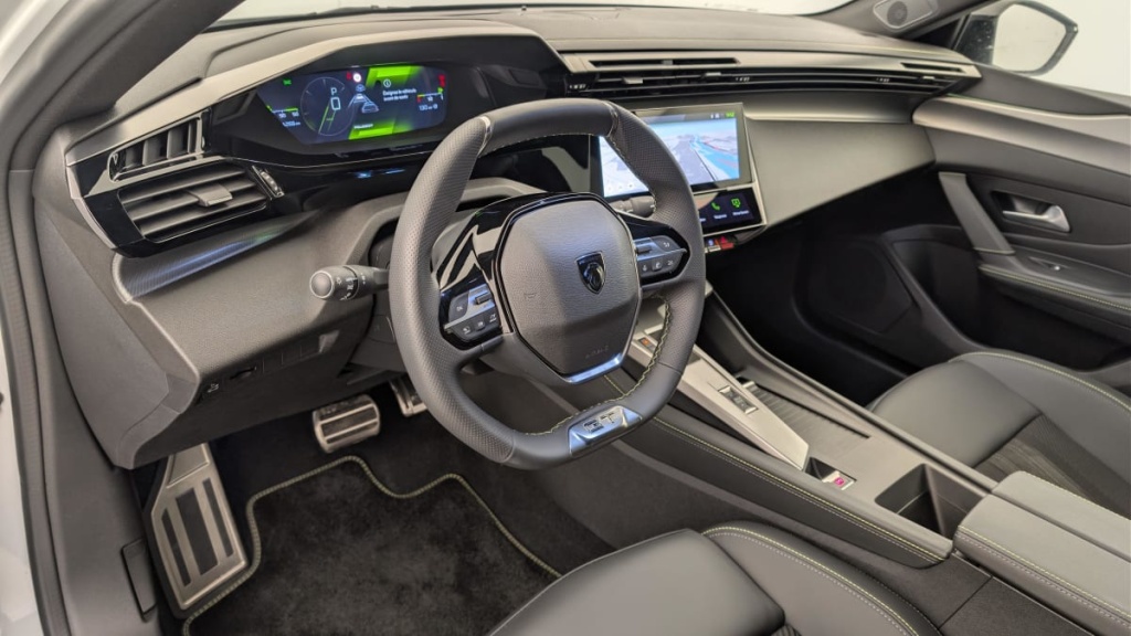 PEUGEOT 408 Hybrid 145 e-DCS6 GT - ref: 1-365320 - Photo 15