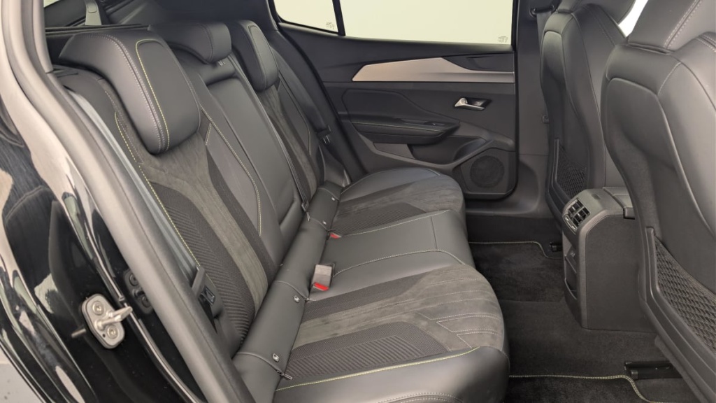 PEUGEOT 408 Hybrid 145 e-DCS6 GT - ref: 1-365322 - Photo 10