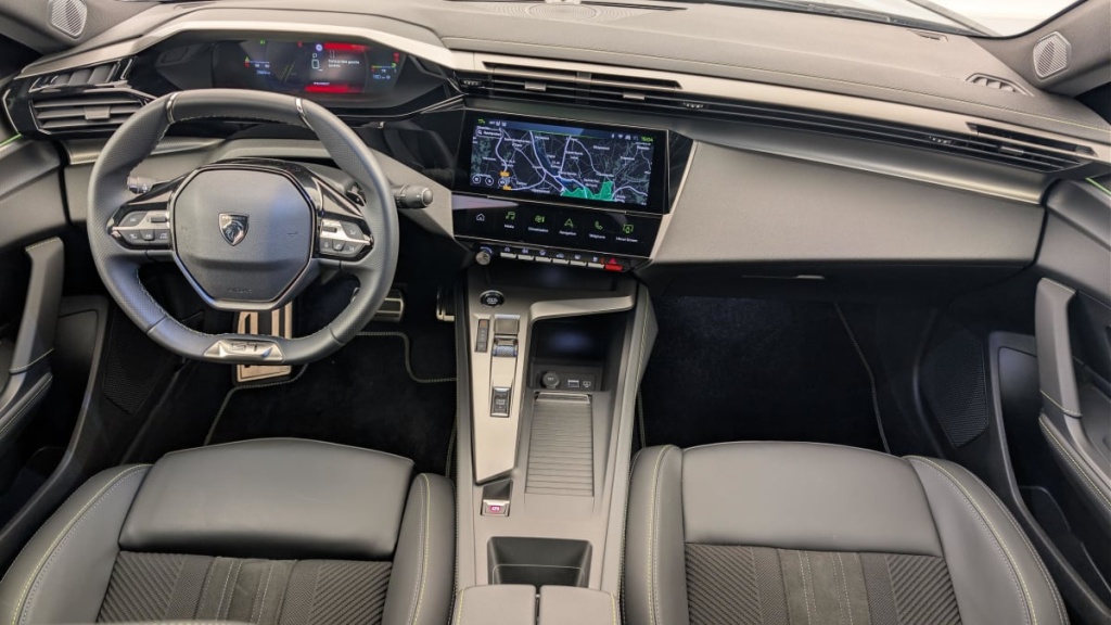 PEUGEOT 408 Hybrid 145 e-DCS6 GT - ref: 1-365322 - Photo 13