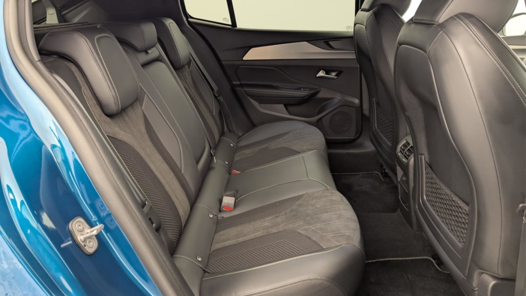 PEUGEOT 408 Hybrid 145 e-DCS6 GT - ref: 1-365324 - Photo 10