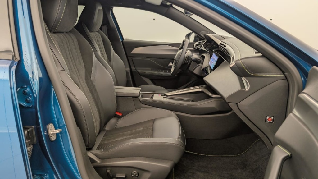 PEUGEOT 408 Hybrid 145 e-DCS6 GT - ref: 1-365324 - Photo 9