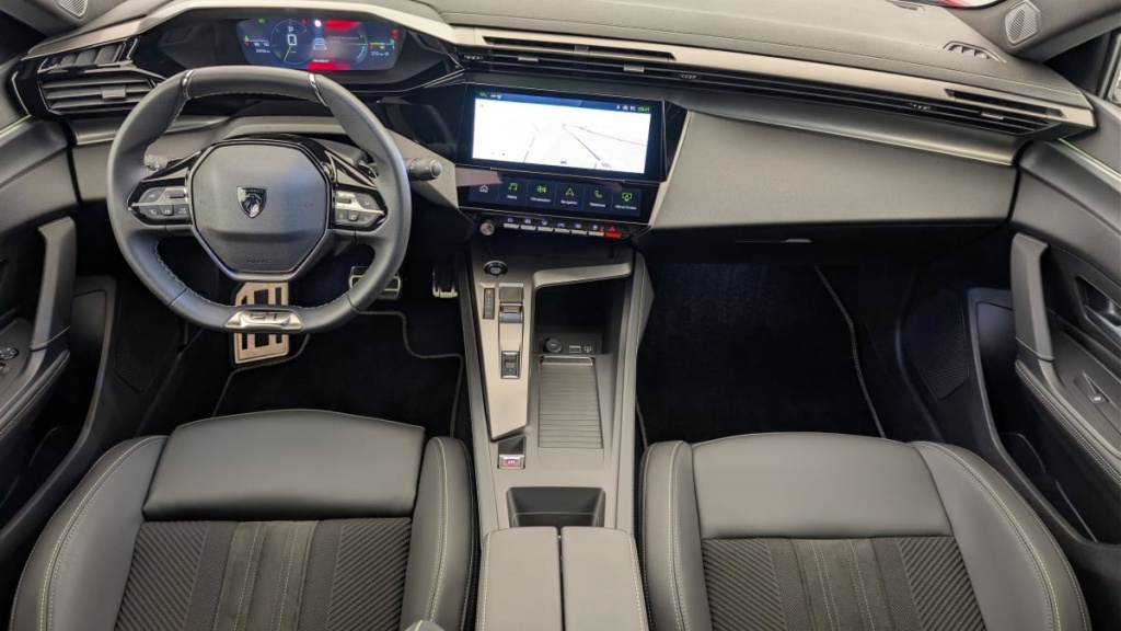 PEUGEOT 408 Hybrid 145 e-DCS6 GT - ref: 1-365331 - Photo 13