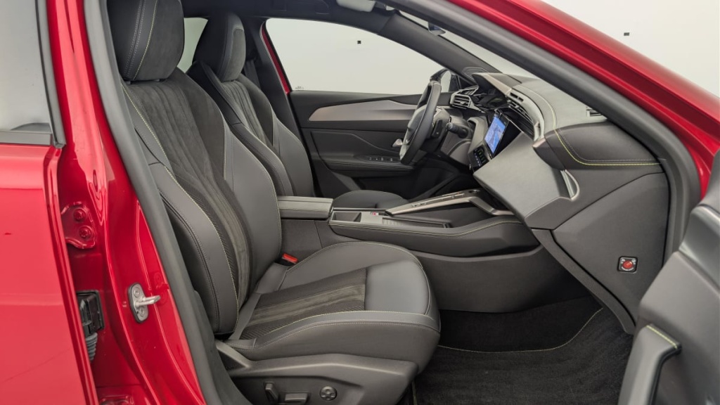 PEUGEOT 408 Hybrid 145 e-DCS6 GT - ref: 1-365331 - Photo 9