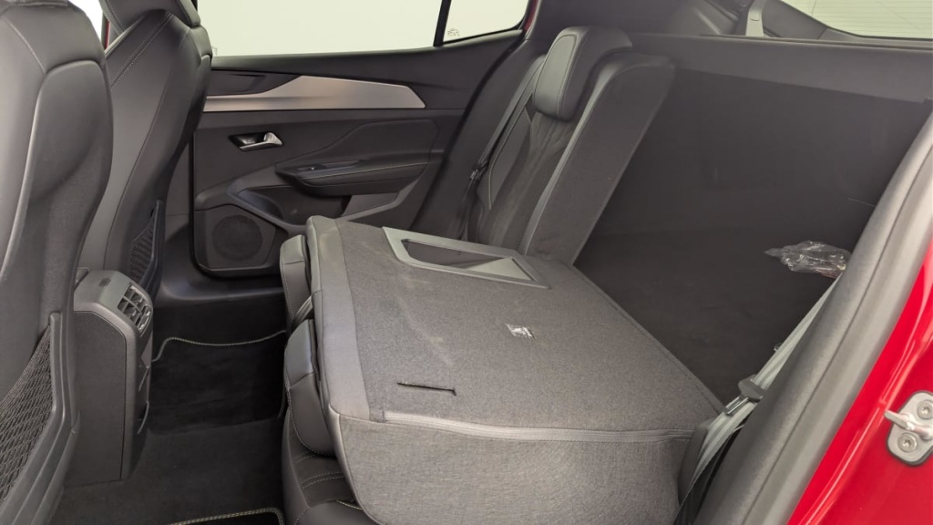 PEUGEOT 408 Hybrid 145 e-DCS6 GT - ref: 1-365332 - Photo 12