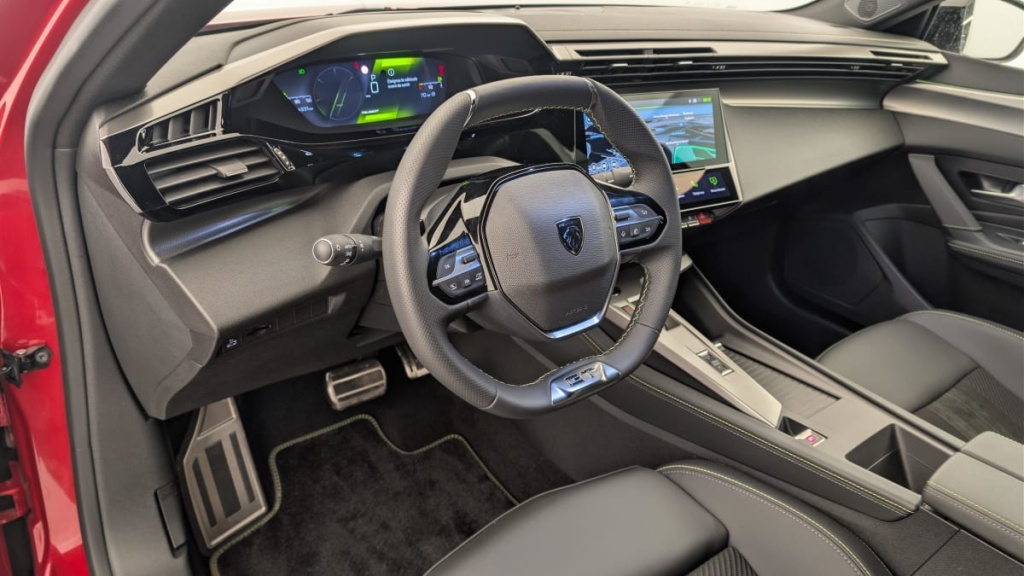 PEUGEOT 408 Hybrid 145 e-DCS6 GT - ref: 1-365333 - Photo 15