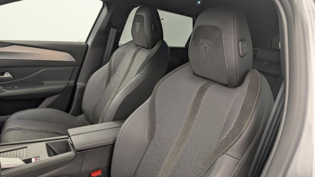 PEUGEOT 308 SW PHEV 225 e-EAT8 GT - ref: 1-365371 - Photo 16