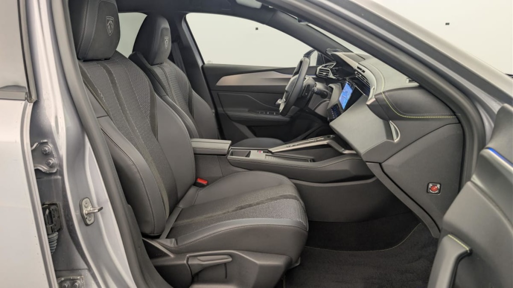 PEUGEOT 308 SW PHEV 225 e-EAT8 GT - ref: 1-365371 - Photo 9