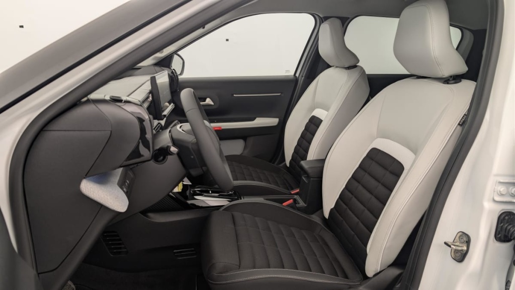 CITROEN C3 Aircross Hybride 145 e-DCS6 Max - ref: 1-365511 - Photo 16