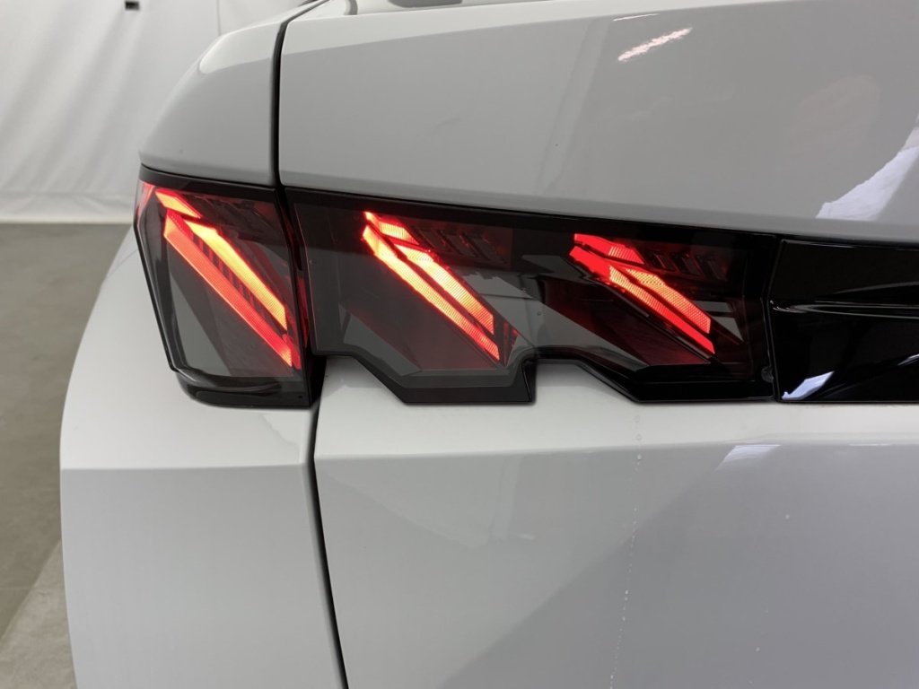 PEUGEOT 3008 Hybrid 145 e-DCS6 GT - ref: 1-365848 - Photo 13