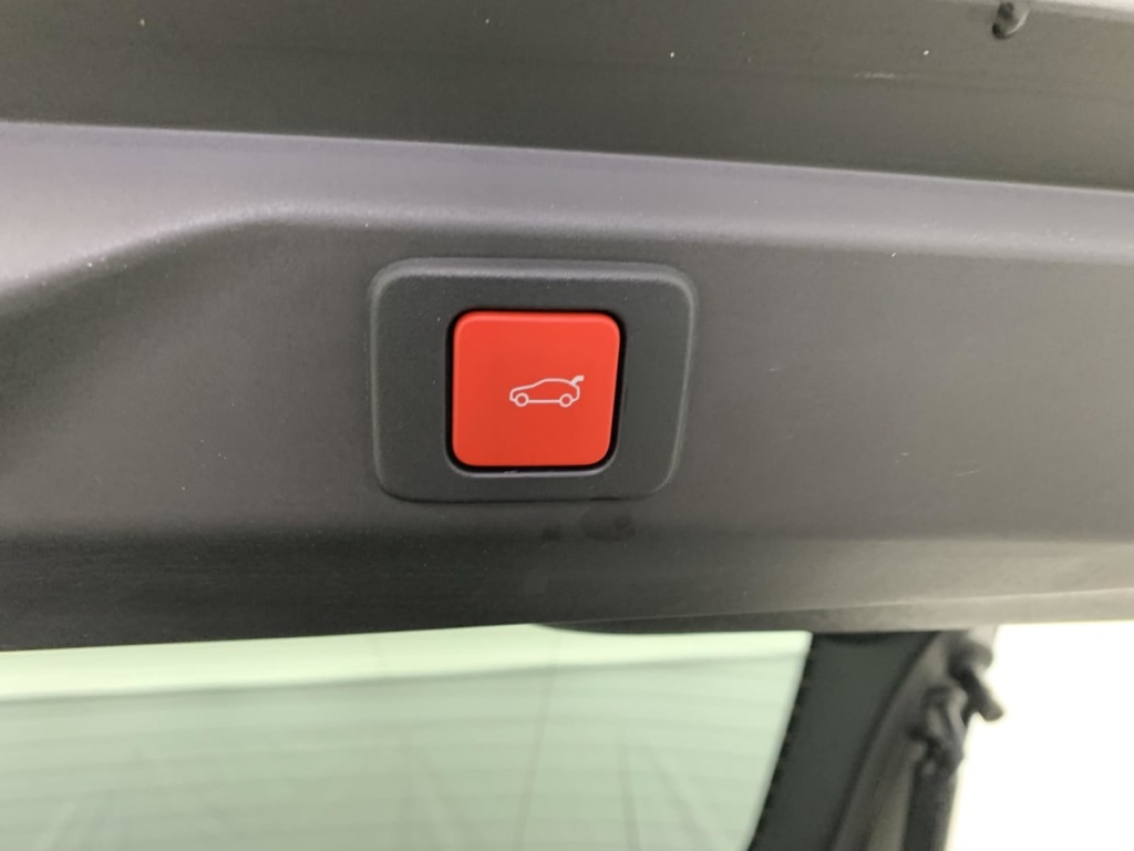 PEUGEOT 3008 Hybrid 145 e-DCS6 GT - ref: 1-365851 - Photo 12