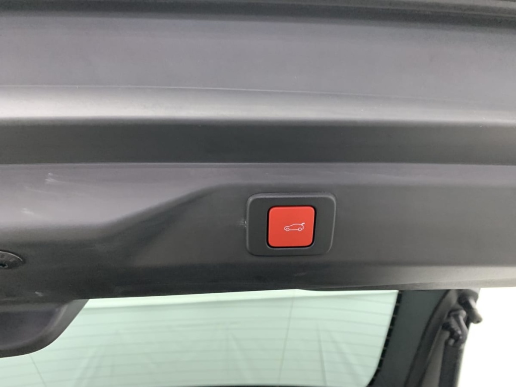 PEUGEOT 3008 Hybrid 145 e-DCS6 GT - ref: 1-365854 - Photo 12