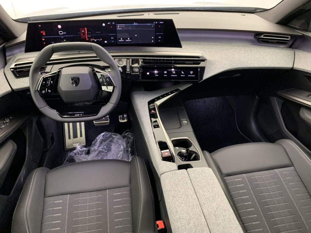 PEUGEOT 3008 Hybrid 145 e-DCS6 GT - ref: 1-365854 - Photo 15