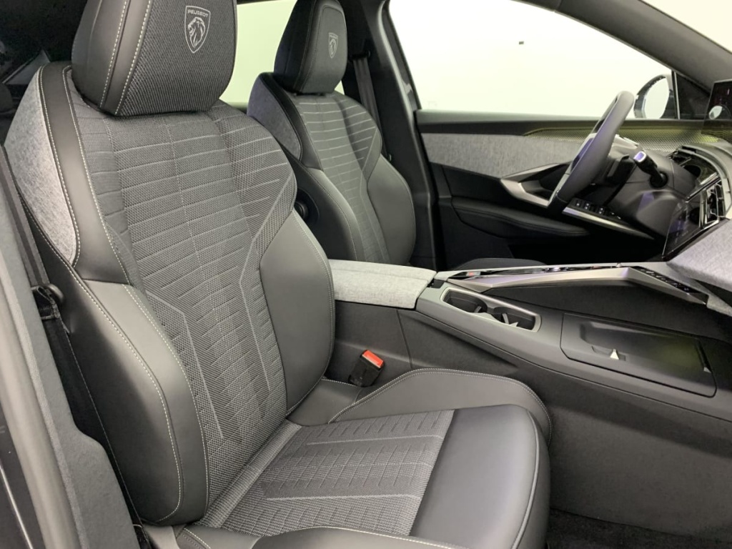 PEUGEOT 3008 Hybrid 145 e-DCS6 GT - ref: 1-365866 - Photo 9