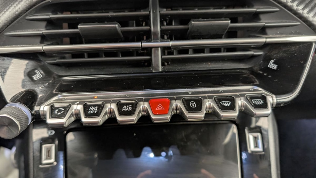 PEUGEOT 2008 136 ch GT - ref: 1-366060 - Photo 20