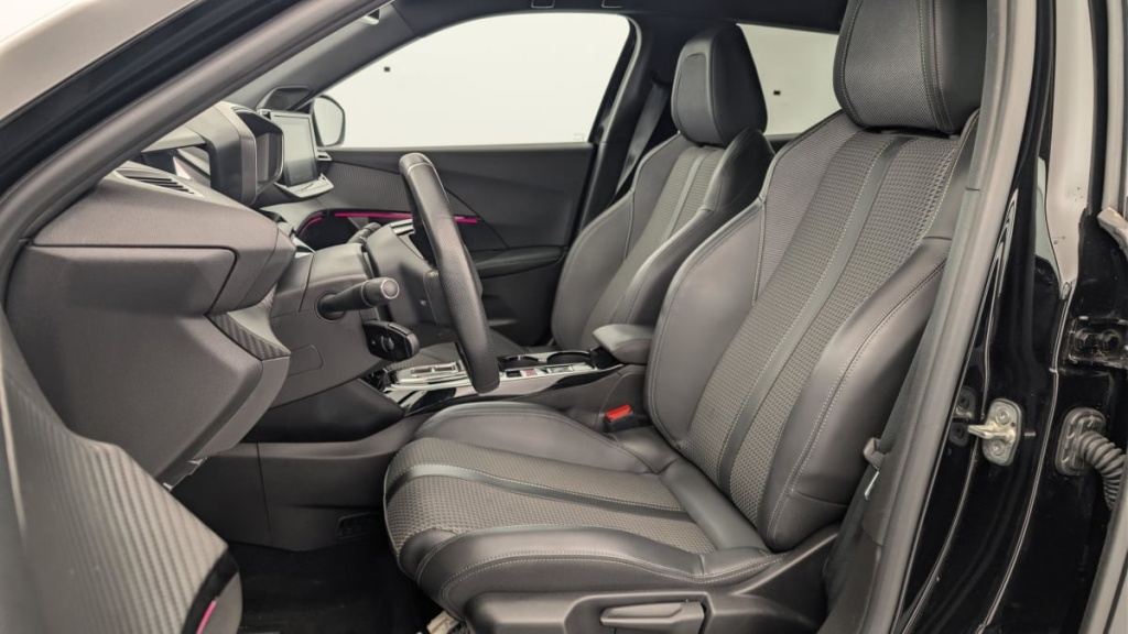 PEUGEOT 2008 136 ch GT - ref: 1-366092 - Photo 16