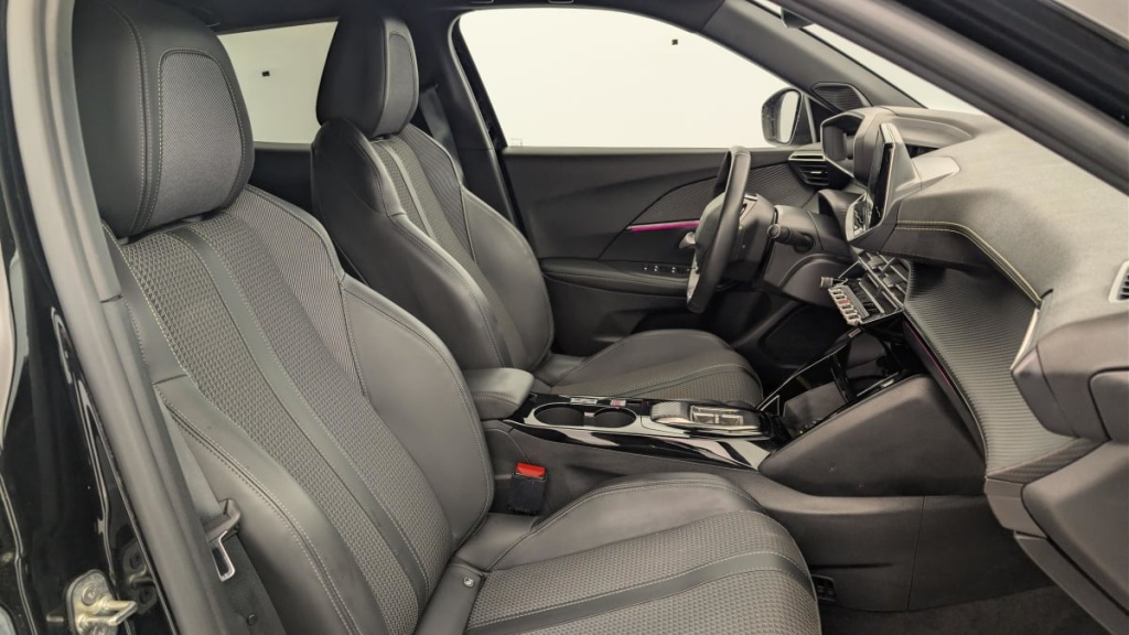 PEUGEOT 2008 136 ch GT - ref: 1-366092 - Photo 9