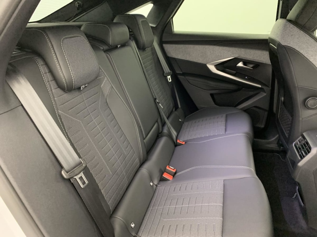 PEUGEOT 3008 Hybrid 145 e-DCS6 GT - ref: 1-366227 - Photo 10